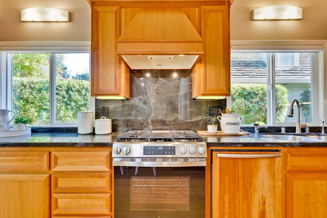 Detail Gallery Image 22 of 55 For 22103 Stocklmeir Ct, Cupertino,  CA 95014 - 3 Beds | 3 Baths