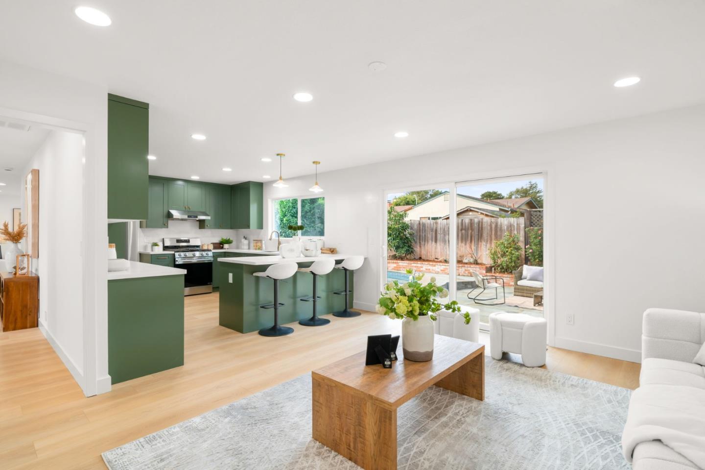 Detail Gallery Image 17 of 41 For 52 Leland Dr, Novato,  CA 94947 - 4 Beds | 2 Baths