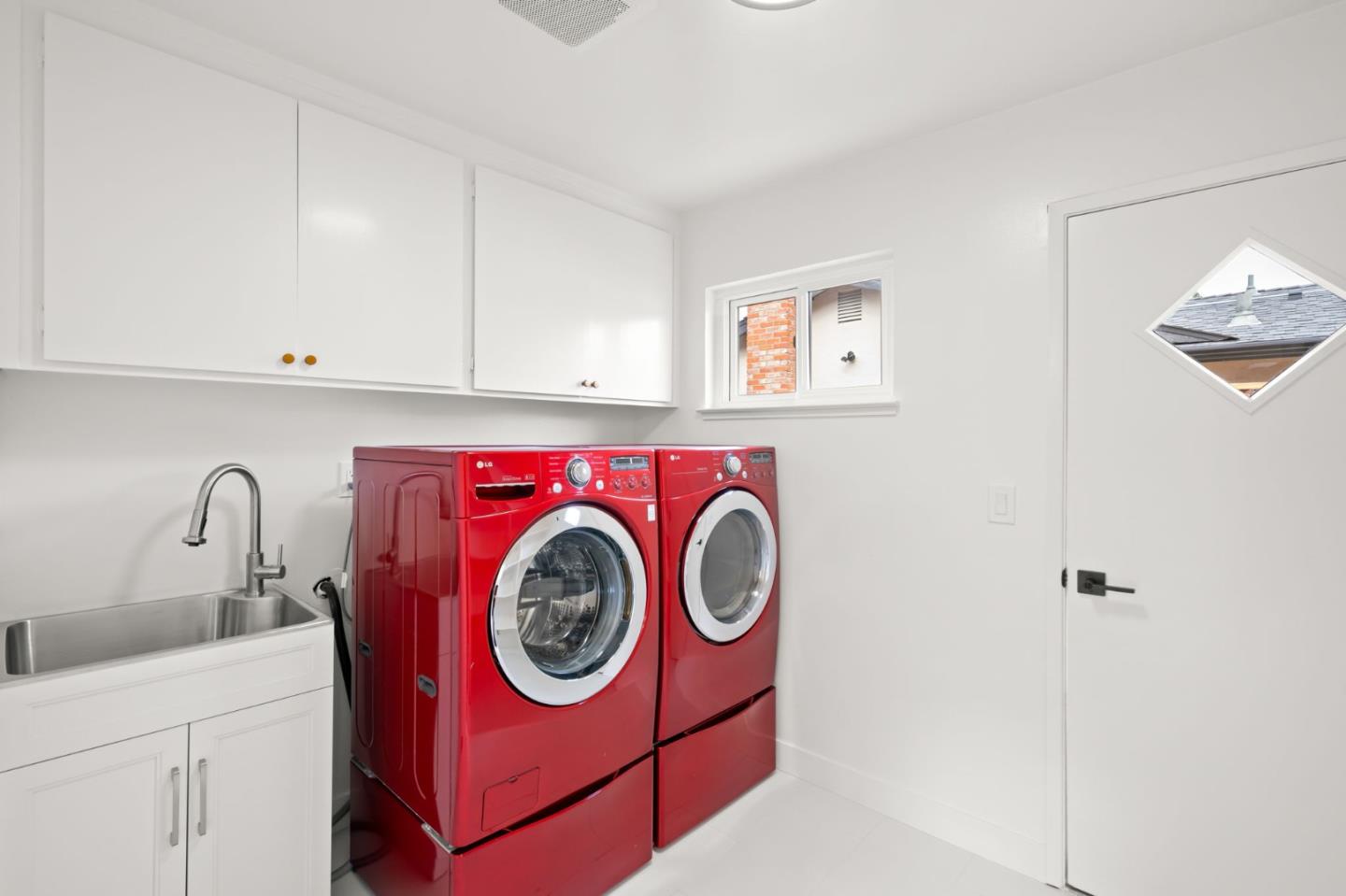 Detail Gallery Image 29 of 41 For 52 Leland Dr, Novato,  CA 94947 - 4 Beds | 2 Baths