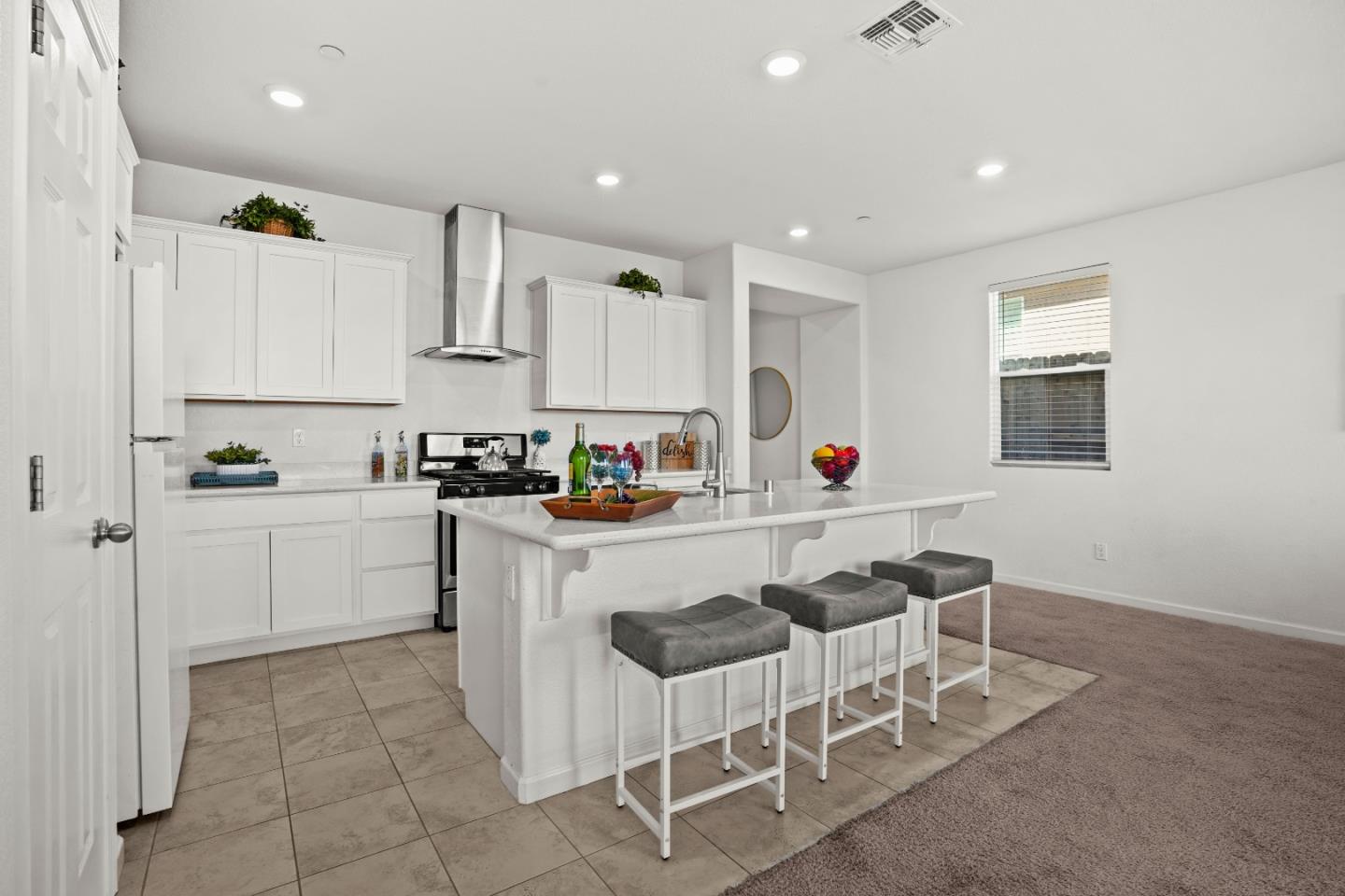 Detail Gallery Image 11 of 44 For 8189 Scrimshaw Way, Sacramento,  CA 95829 - 3 Beds | 2 Baths