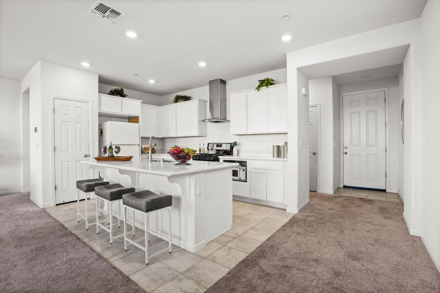 Detail Gallery Image 12 of 44 For 8189 Scrimshaw Way, Sacramento,  CA 95829 - 3 Beds | 2 Baths