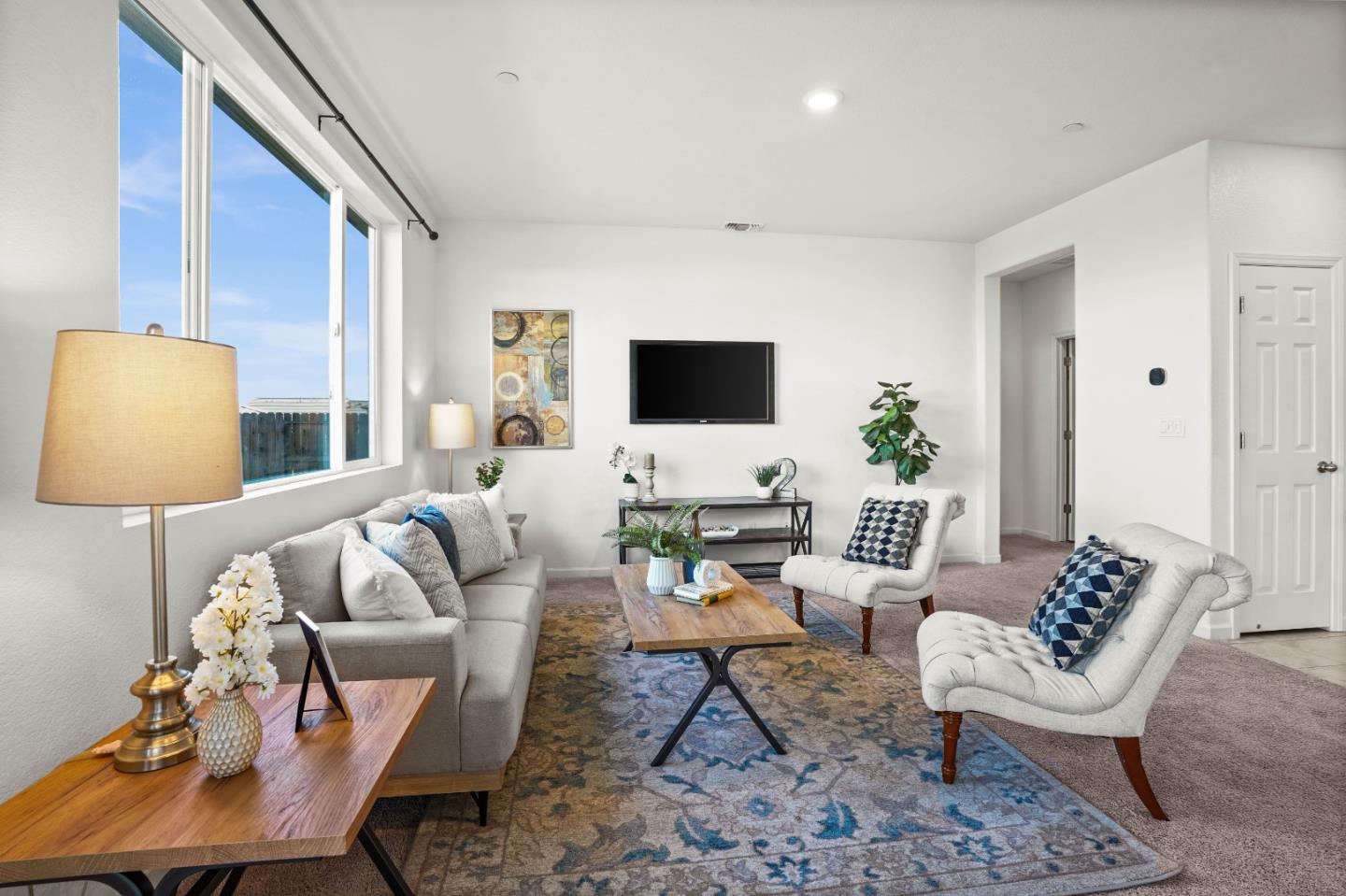 Detail Gallery Image 3 of 44 For 8189 Scrimshaw Way, Sacramento,  CA 95829 - 3 Beds | 2 Baths