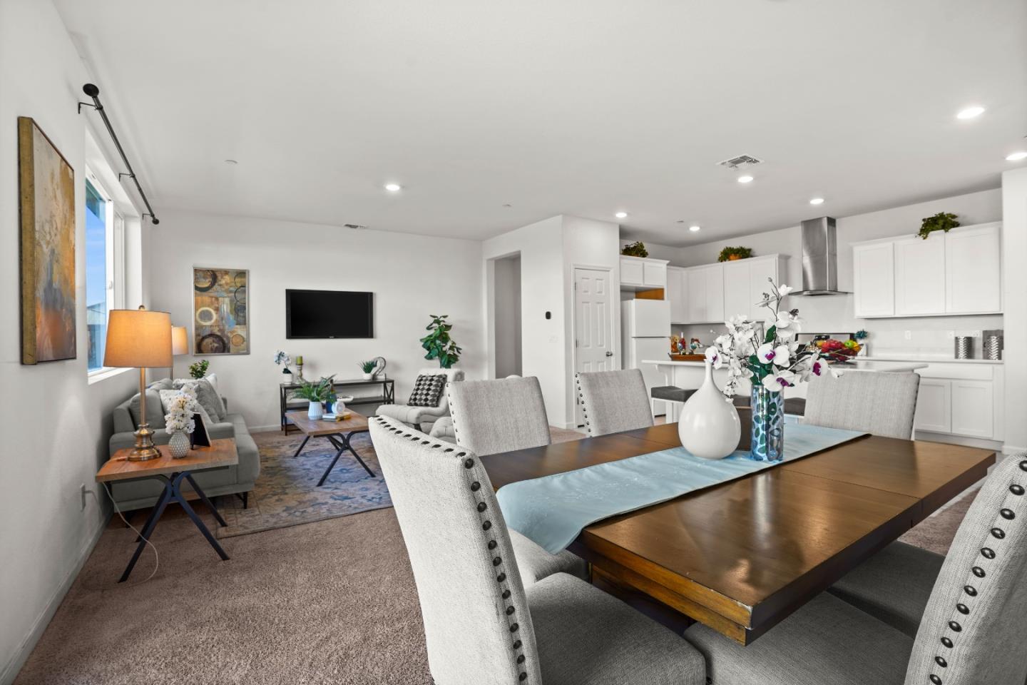 Detail Gallery Image 5 of 44 For 8189 Scrimshaw Way, Sacramento,  CA 95829 - 3 Beds | 2 Baths