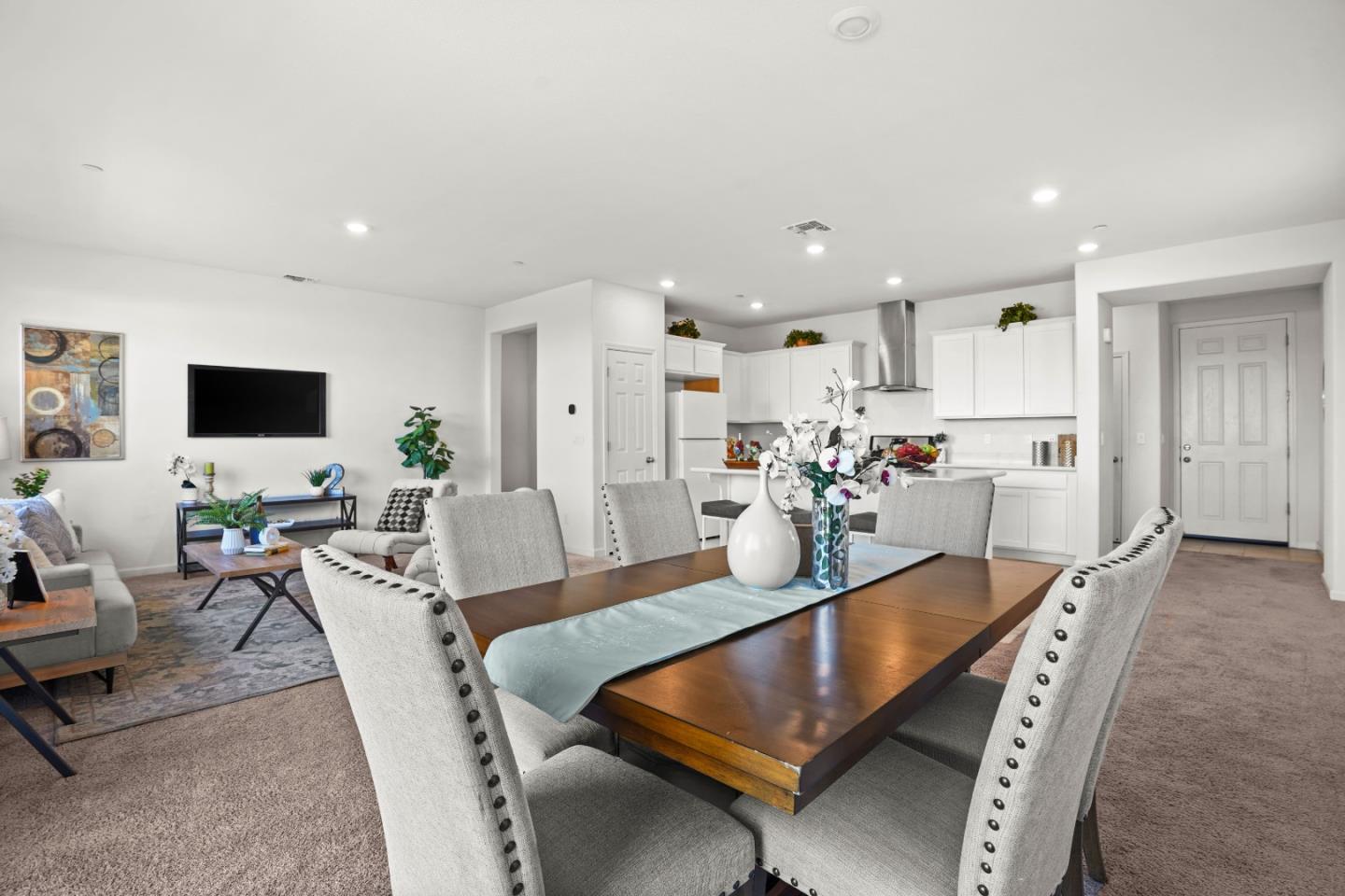 Detail Gallery Image 7 of 44 For 8189 Scrimshaw Way, Sacramento,  CA 95829 - 3 Beds | 2 Baths