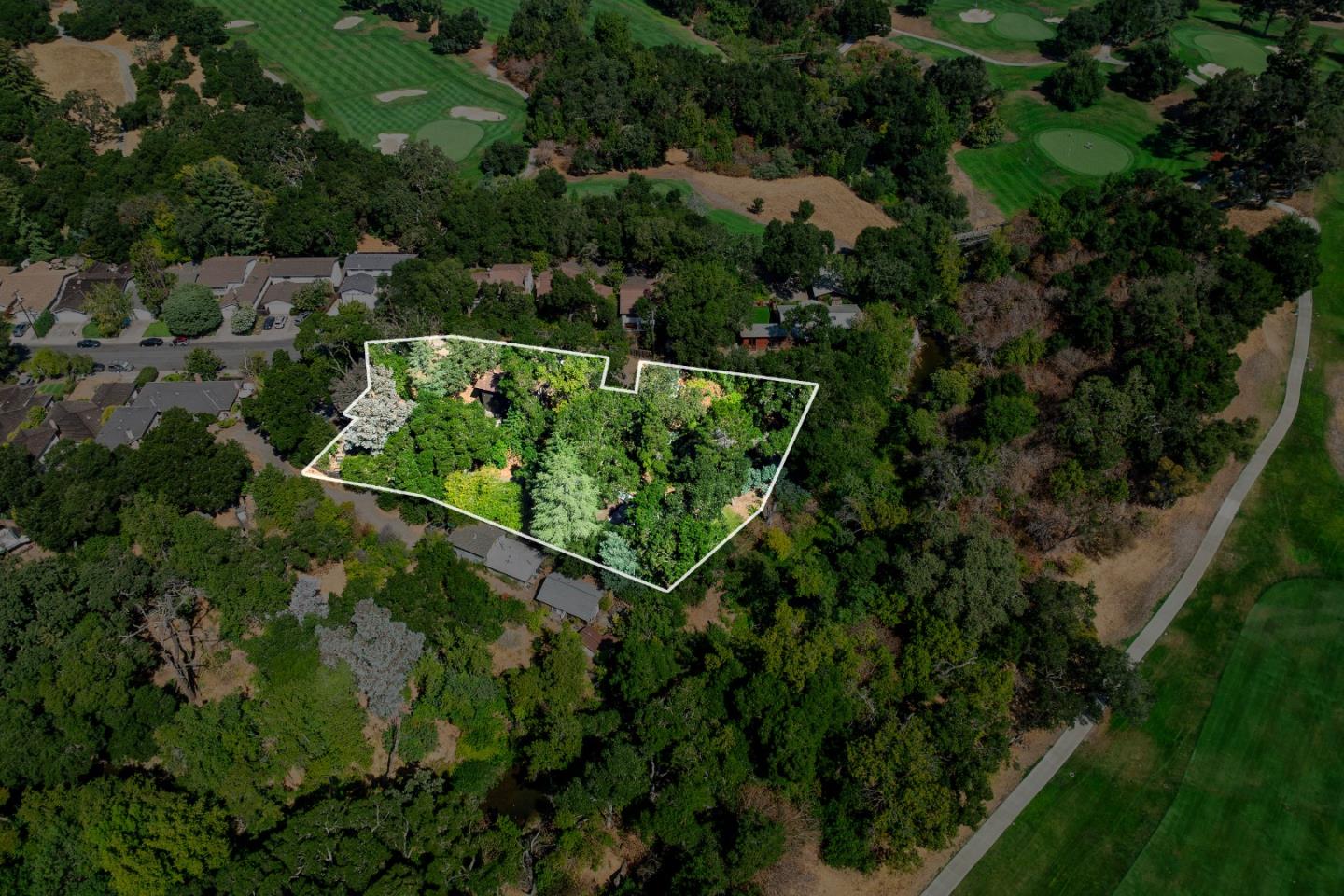 Detail Gallery Image 3 of 10 For 25 Stowe Ln, Menlo Park,  CA 94025 - 4 Beds | 2/1 Baths