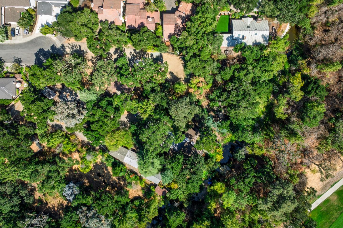 Detail Gallery Image 4 of 10 For 25 Stowe Ln, Menlo Park,  CA 94025 - 4 Beds | 2/1 Baths