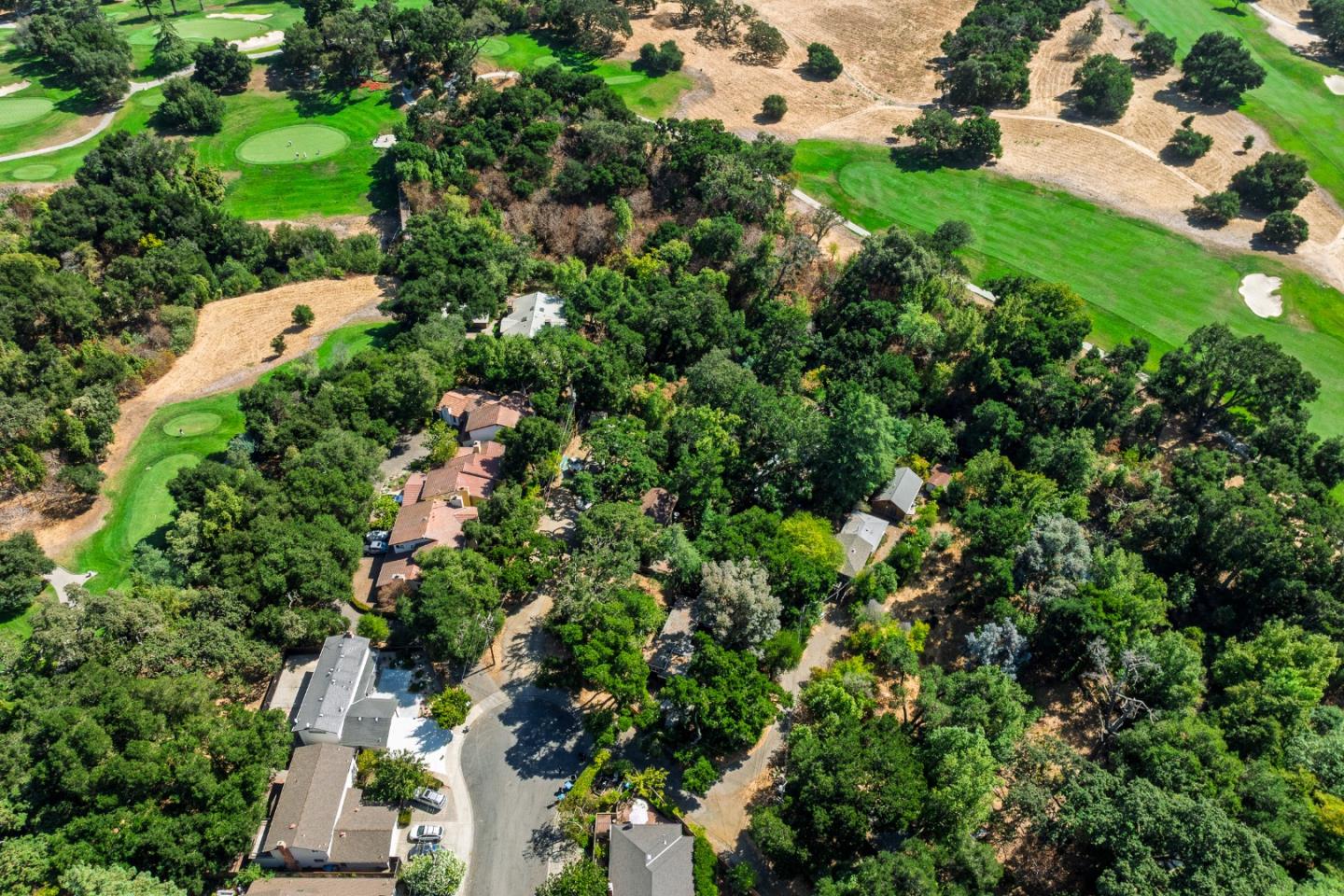 Detail Gallery Image 6 of 10 For 25 Stowe Ln, Menlo Park,  CA 94025 - 4 Beds | 2/1 Baths
