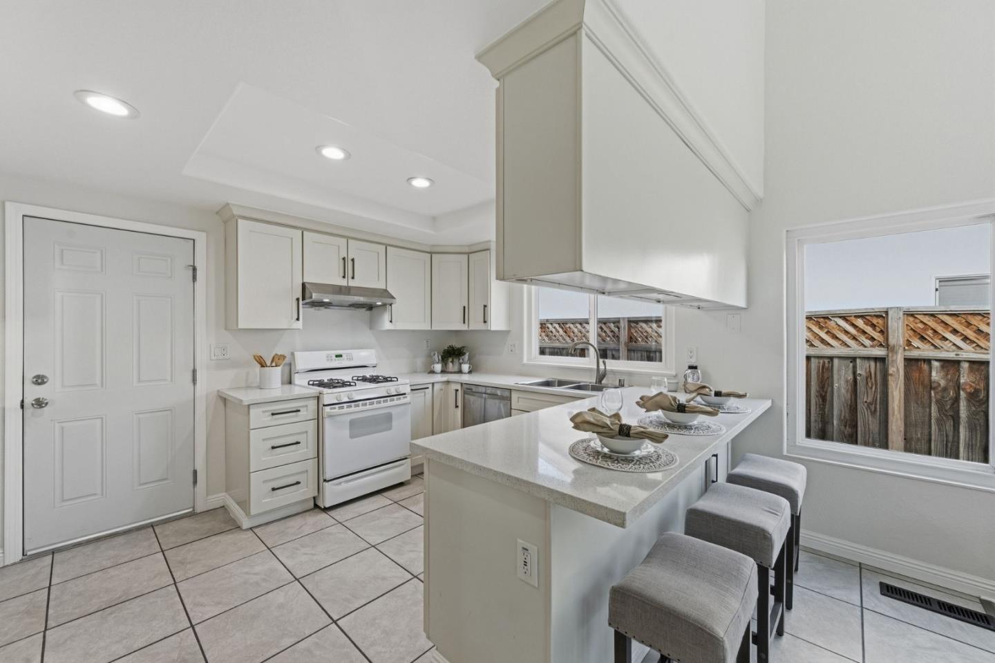 Detail Gallery Image 9 of 31 For 73 Grandwell Way, San Jose,  CA 95138 - 3 Beds | 2 Baths