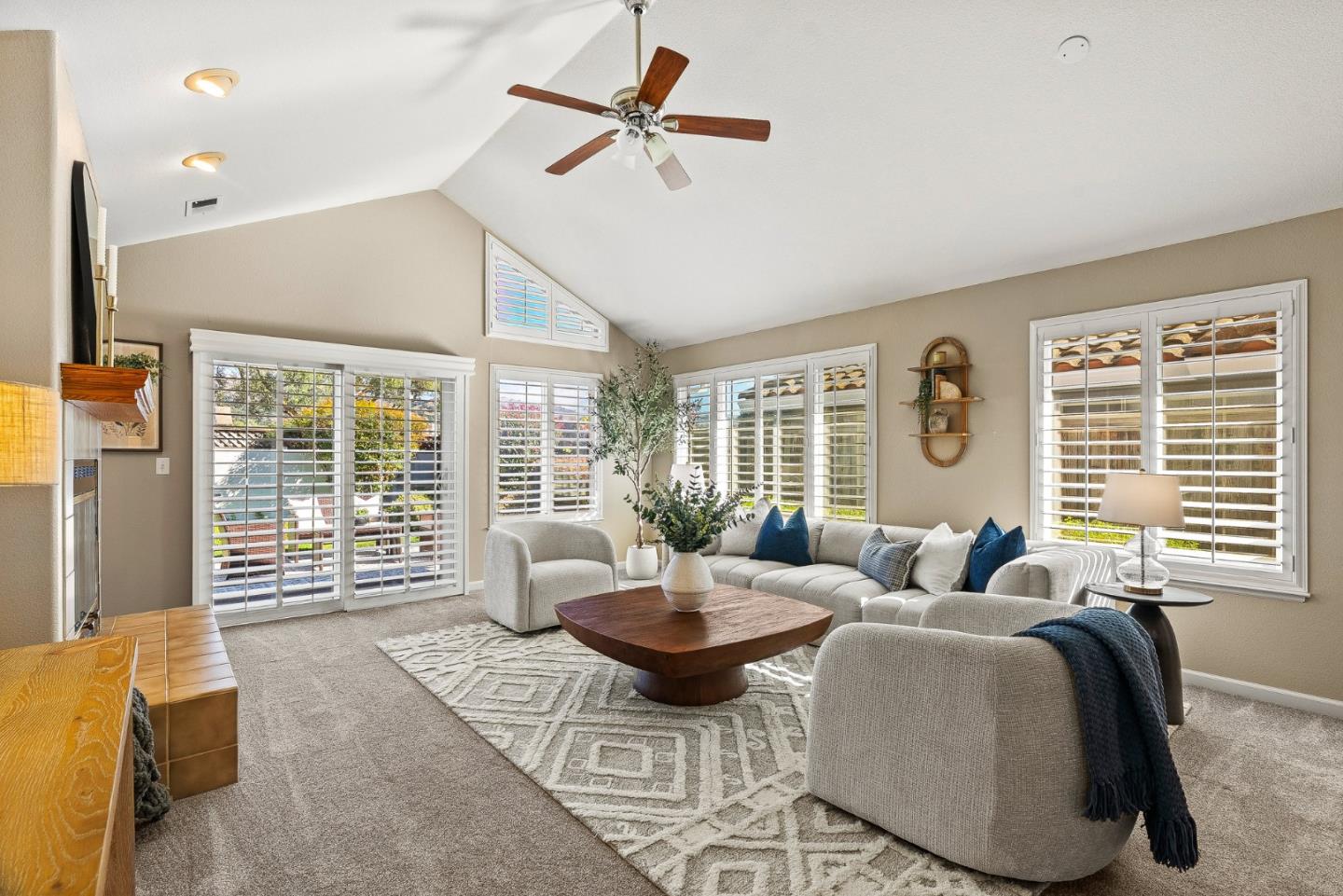 Detail Gallery Image 7 of 48 For 16950 Sugar Pine Dr, Morgan Hill,  CA 95037 - 2 Beds | 2 Baths