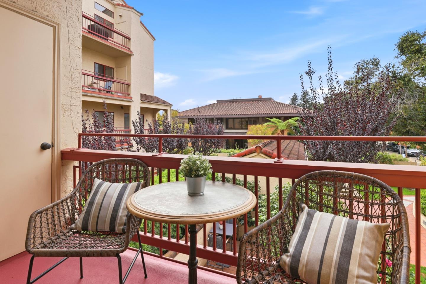Detail Gallery Image 14 of 31 For 10 9th Ave #201,  San Mateo,  CA 94401 - 2 Beds | 2 Baths