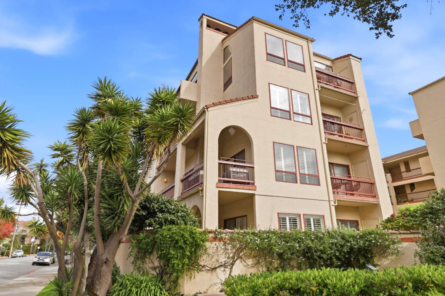 Detail Gallery Image 4 of 31 For 10 9th Ave #201,  San Mateo,  CA 94401 - 2 Beds | 2 Baths