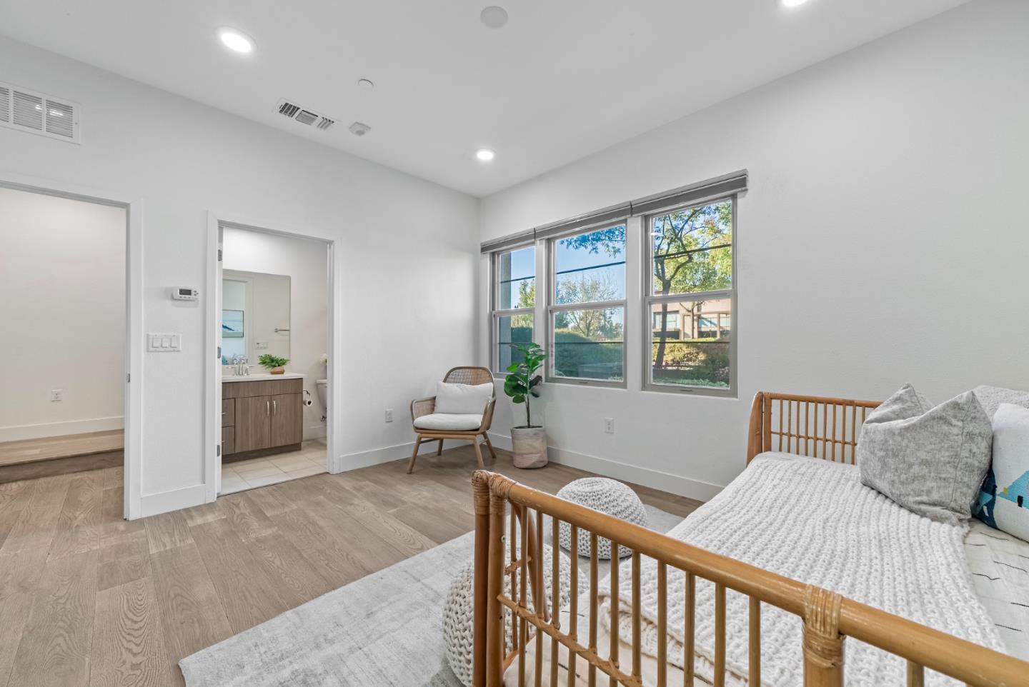 Detail Gallery Image 34 of 54 For 1087 Bigleaf Pl #105,  San Jose,  CA 95131 - 4 Beds | 4/1 Baths