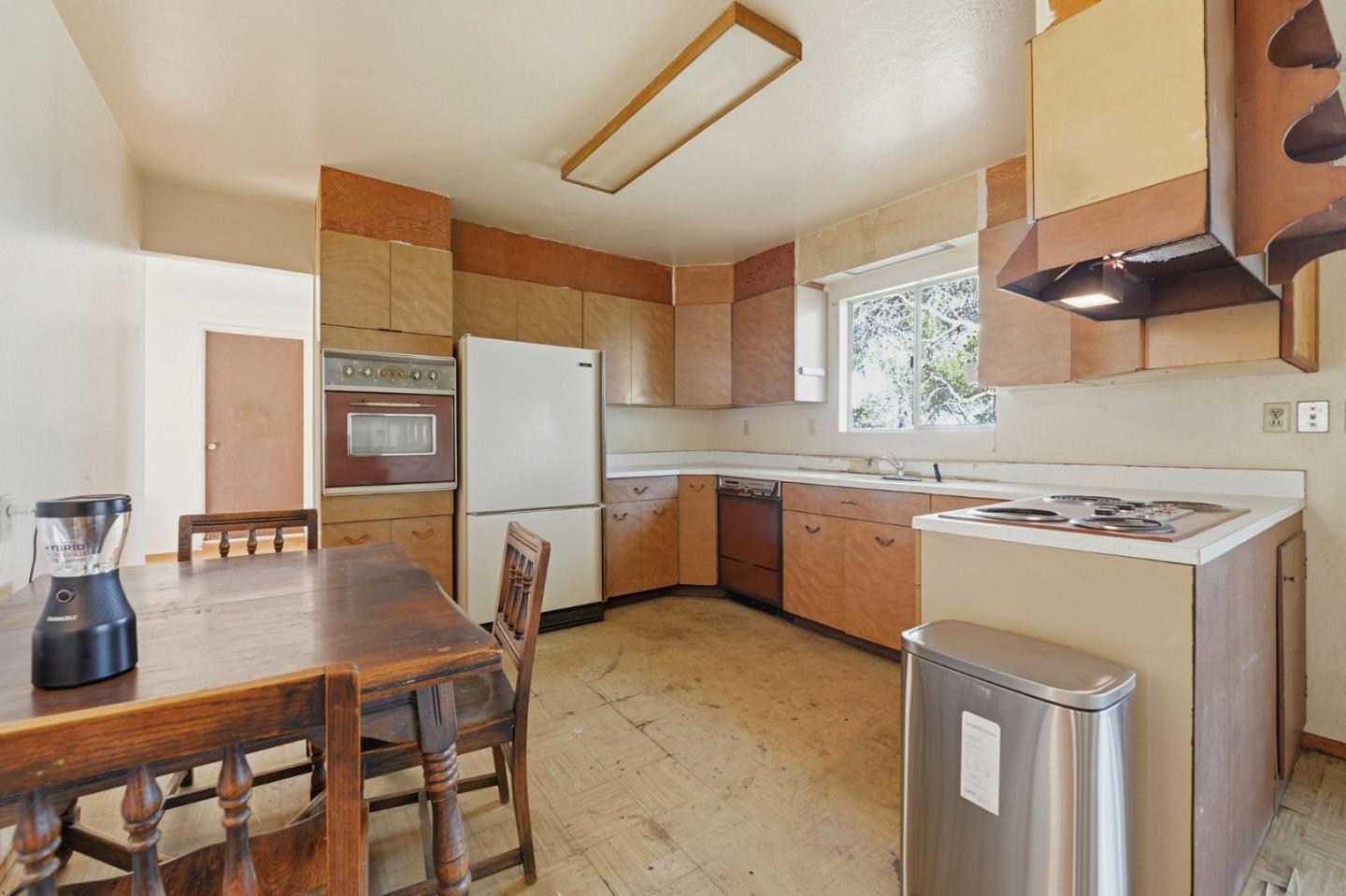 Detail Gallery Image 13 of 47 For 3915 Kingridge Dr, San Mateo,  CA 94403 - 3 Beds | 2 Baths