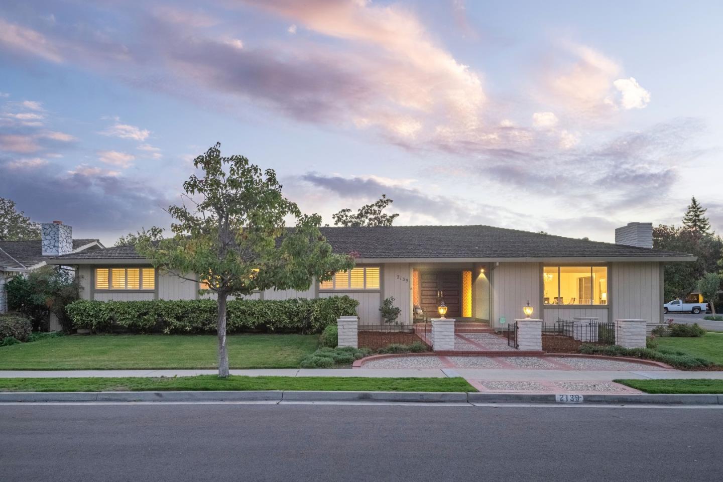 Detail Gallery Image 6 of 35 For 2139 Cedarwood Ln, San Jose,  CA 95125 - 5 Beds | 2/2 Baths