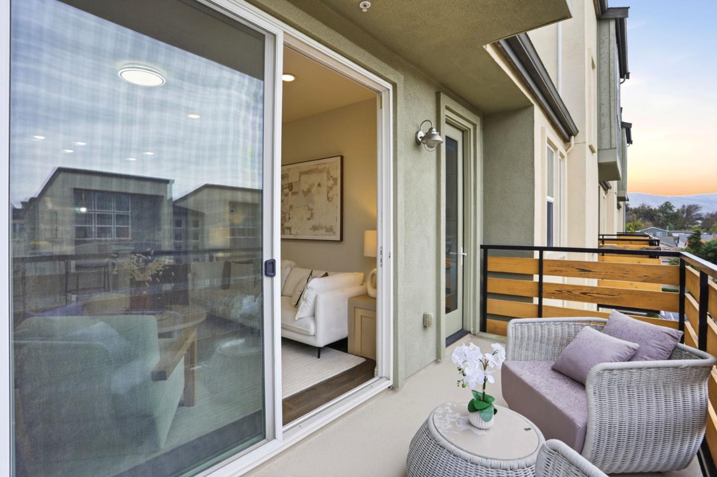 Detail Gallery Image 12 of 33 For 2051 Mahuron Cir, San Jose,  CA 95133 - 4 Beds | 3 Baths