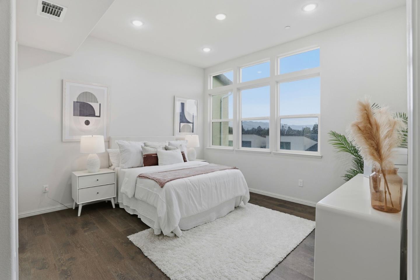 Detail Gallery Image 22 of 33 For 2051 Mahuron Cir, San Jose,  CA 95133 - 4 Beds | 3 Baths