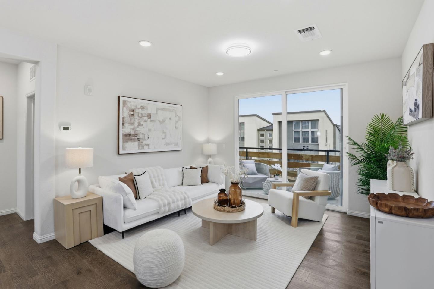 Detail Gallery Image 5 of 33 For 2051 Mahuron Cir, San Jose,  CA 95133 - 4 Beds | 3 Baths