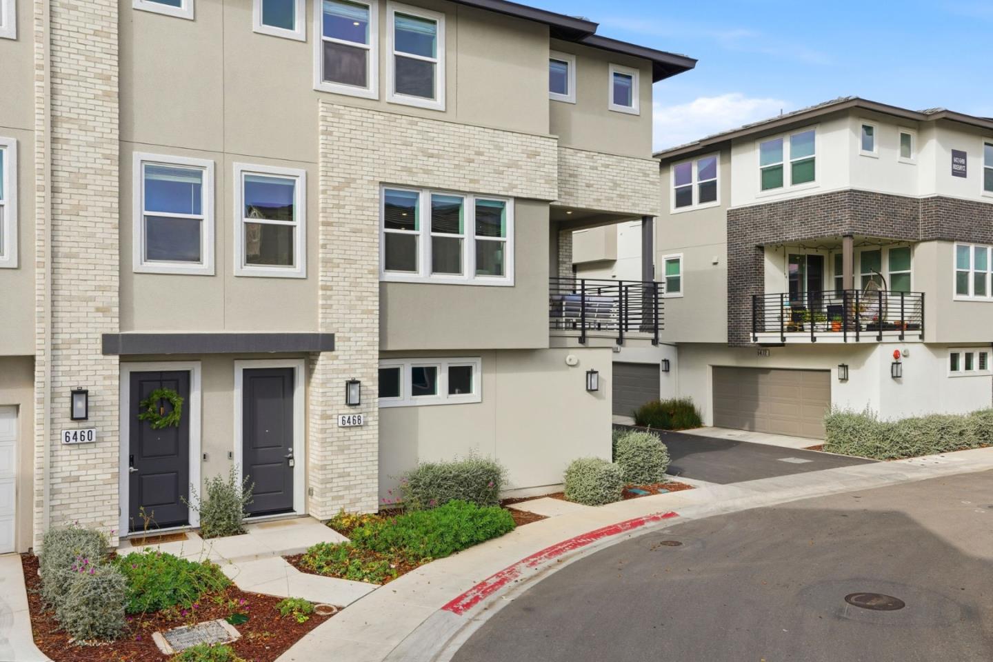 Front Image Thumbnail for ML82027274