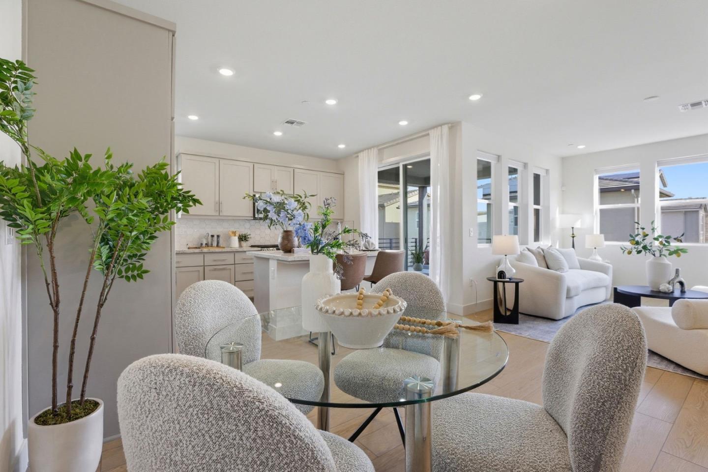 Detail Gallery Image 11 of 32 For 6468 Rosebay Ct, Dublin,  CA 94568 - 3 Beds | 2/1 Baths