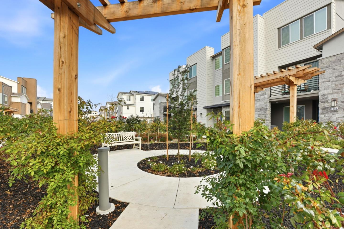 Detail Gallery Image 25 of 32 For 6468 Rosebay Ct, Dublin,  CA 94568 - 3 Beds | 2/1 Baths