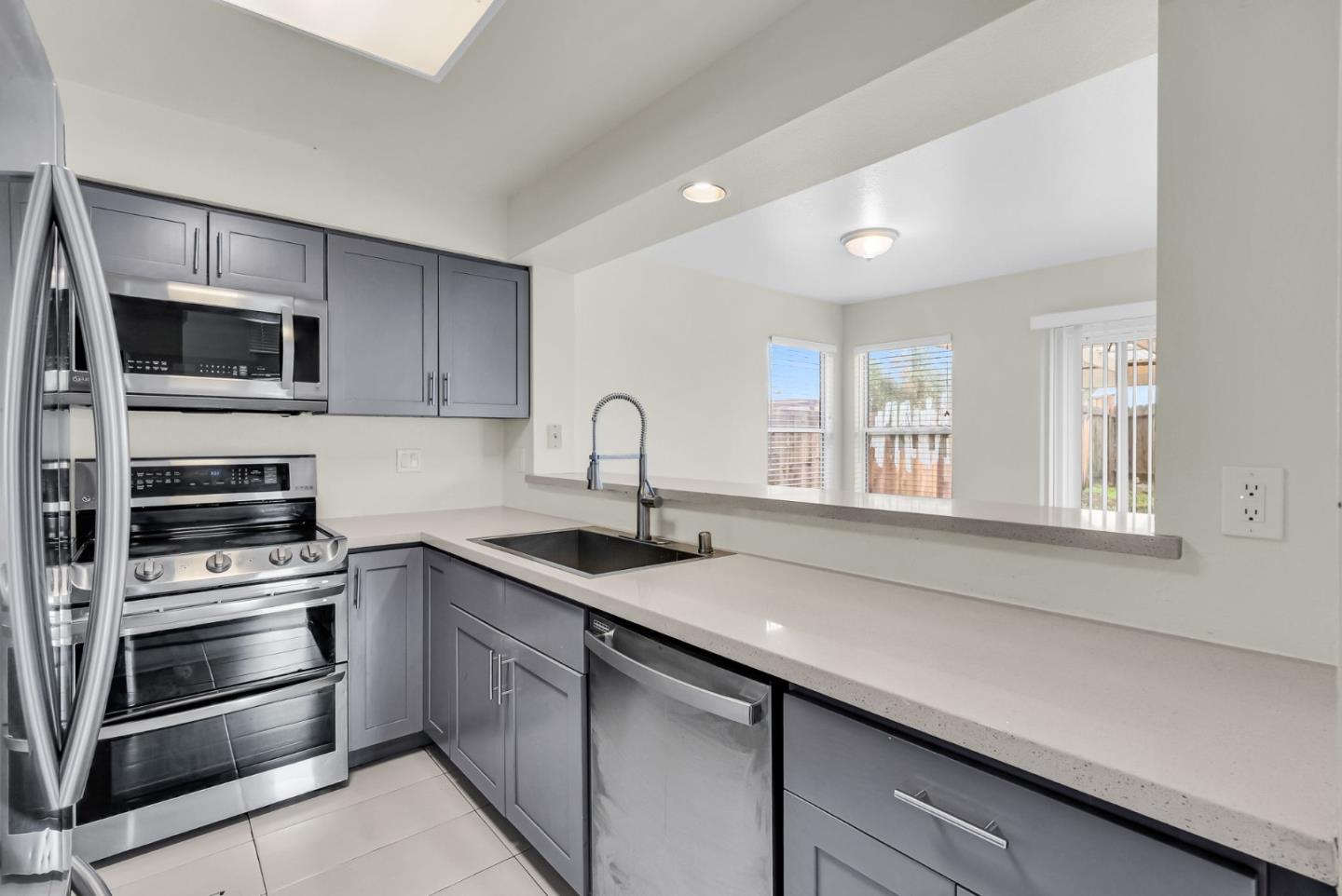 Detail Gallery Image 5 of 20 For 4863 Bayside Way, Oakley,  CA 94561 - 3 Beds | 2/1 Baths