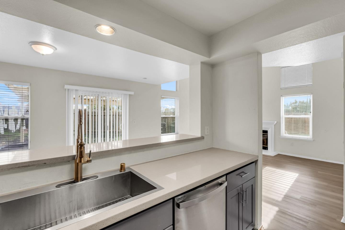 Detail Gallery Image 8 of 20 For 4863 Bayside Way, Oakley,  CA 94561 - 3 Beds | 2/1 Baths