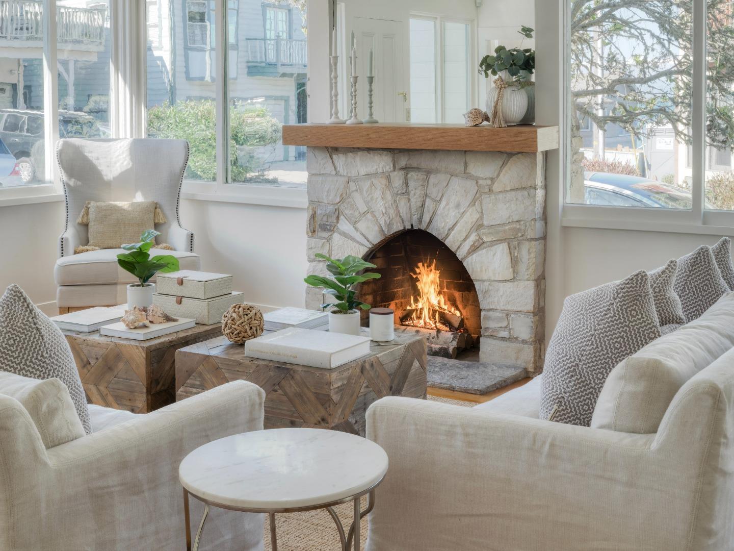 Detail Gallery Image 7 of 22 For 113 14th St, Pacific Grove,  CA 93950 - 3 Beds | 2 Baths