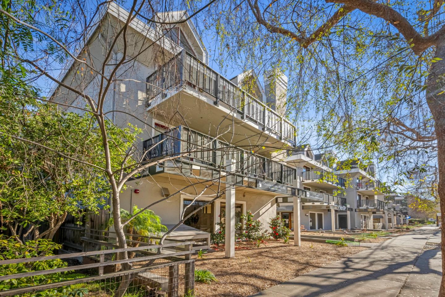 Detail Gallery Image 2 of 15 For 4149 El Camino Way a,  Palo Alto,  CA 94306 - – Beds | – Baths