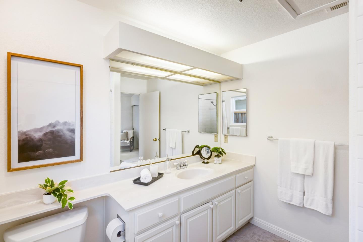 Detail Gallery Image 11 of 15 For 17602 Winding Creek Rd, Salinas,  CA 93908 - 3 Beds | 2 Baths