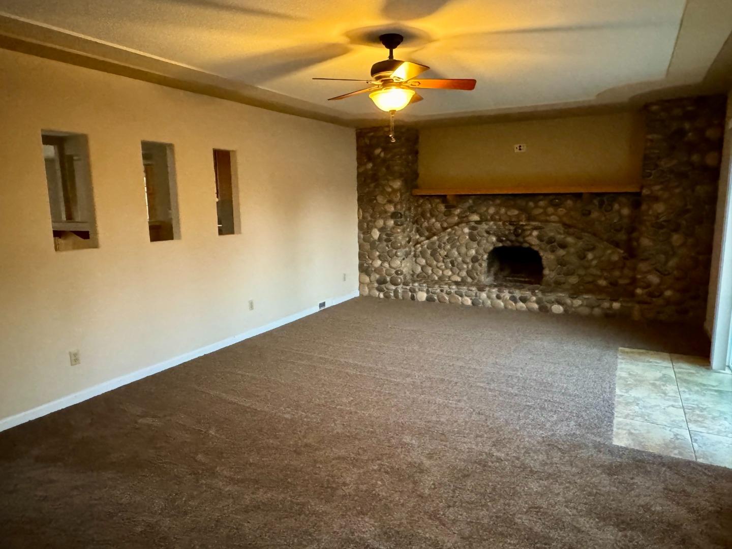 Detail Gallery Image 5 of 9 For 9810 Rye Ct, Salinas,  CA 93907 - 4 Beds | 2 Baths