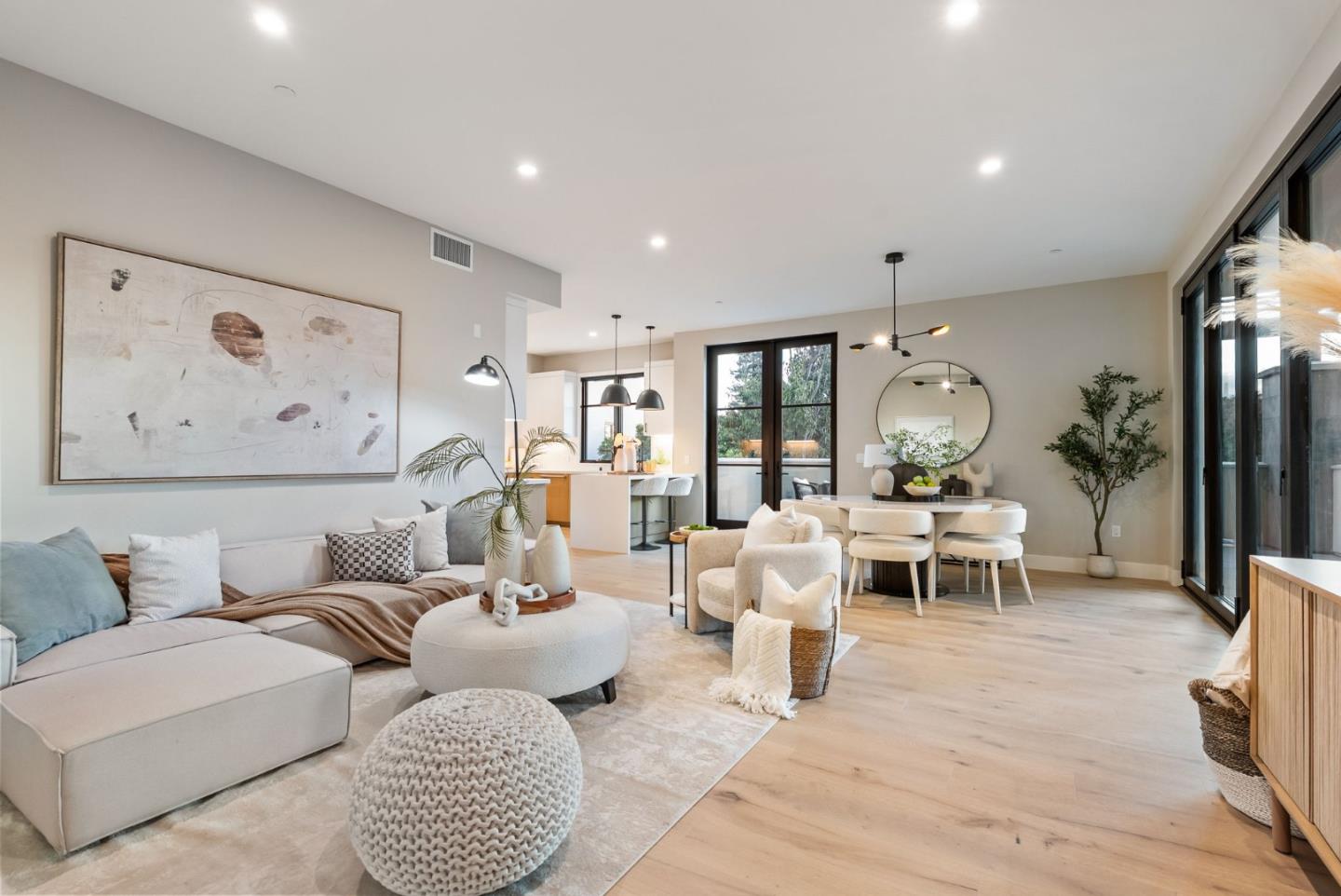 Detail Gallery Image 11 of 53 For 229 Hope St, Mountain View,  CA 94041 - 3 Beds | 3/1 Baths