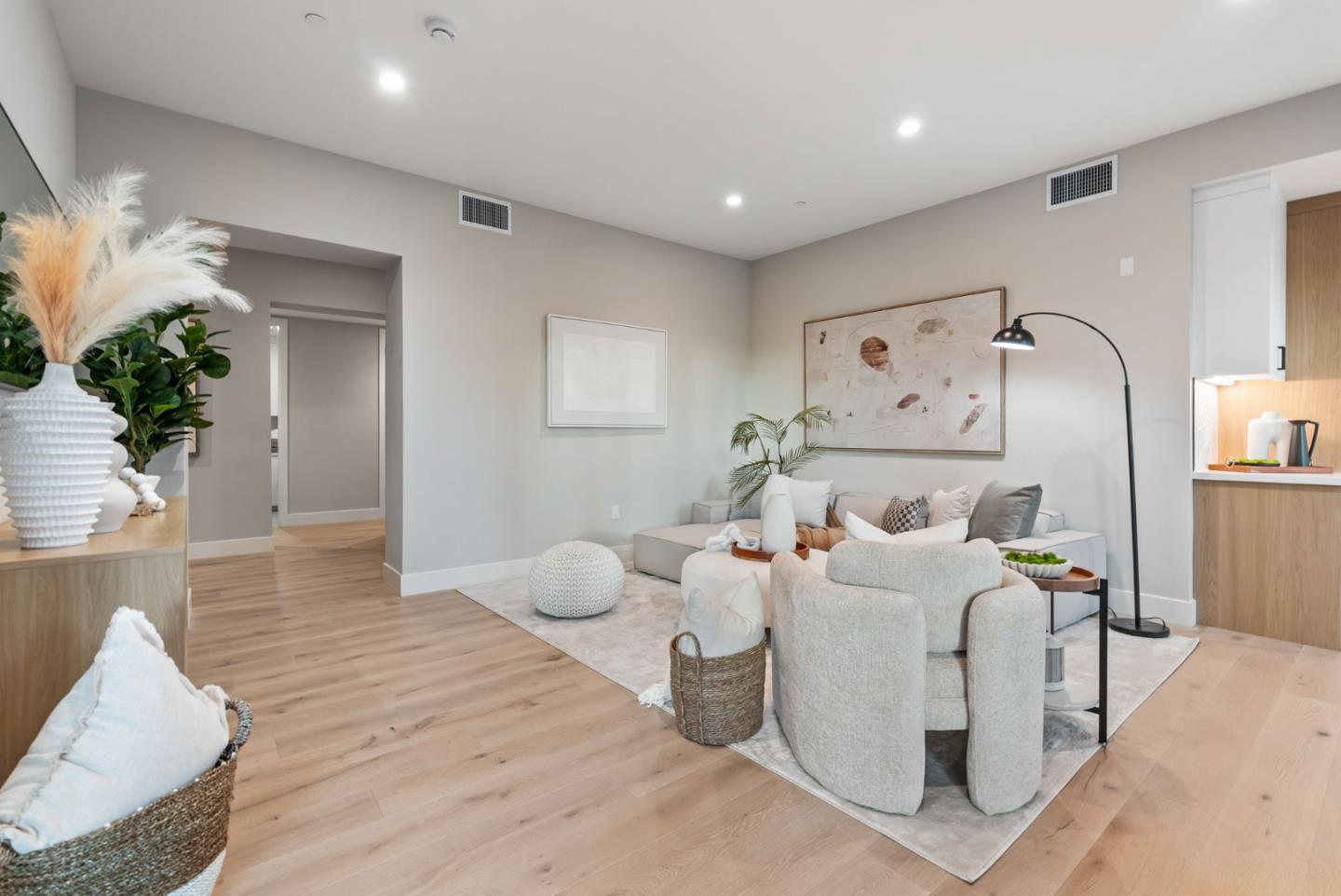 Detail Gallery Image 13 of 53 For 229 Hope St, Mountain View,  CA 94041 - 3 Beds | 3/1 Baths