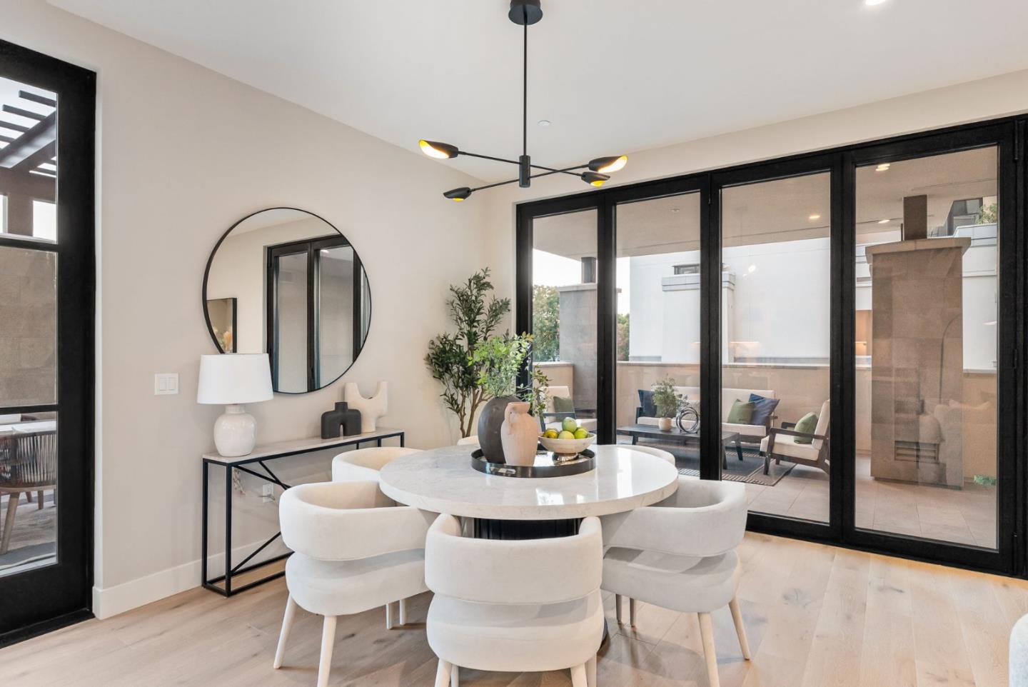 Detail Gallery Image 19 of 53 For 229 Hope St, Mountain View,  CA 94041 - 3 Beds | 3/1 Baths