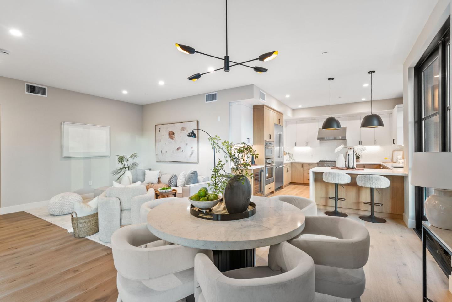 Detail Gallery Image 20 of 53 For 229 Hope St, Mountain View,  CA 94041 - 3 Beds | 3/1 Baths