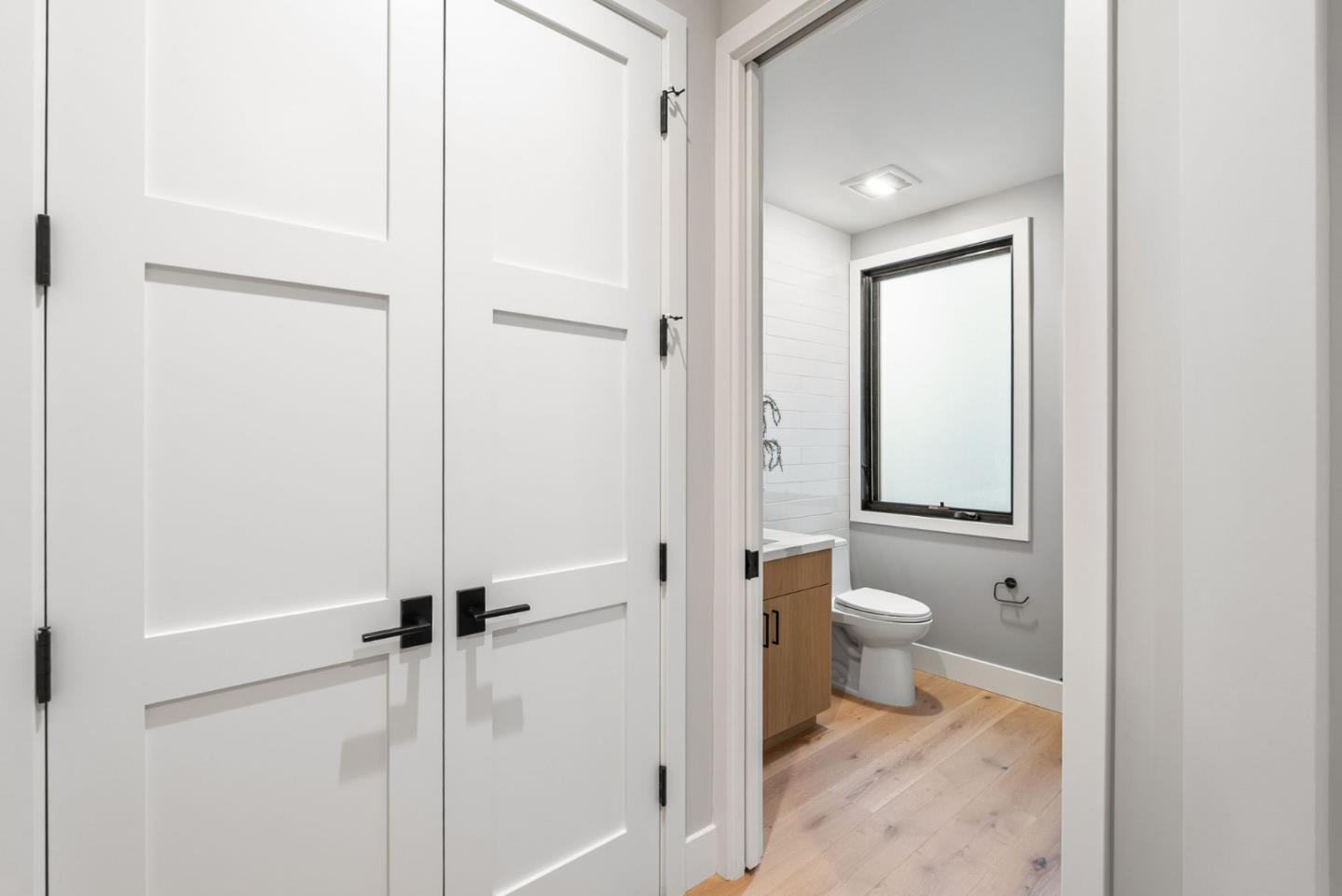 Detail Gallery Image 21 of 53 For 229 Hope St, Mountain View,  CA 94041 - 3 Beds | 3/1 Baths