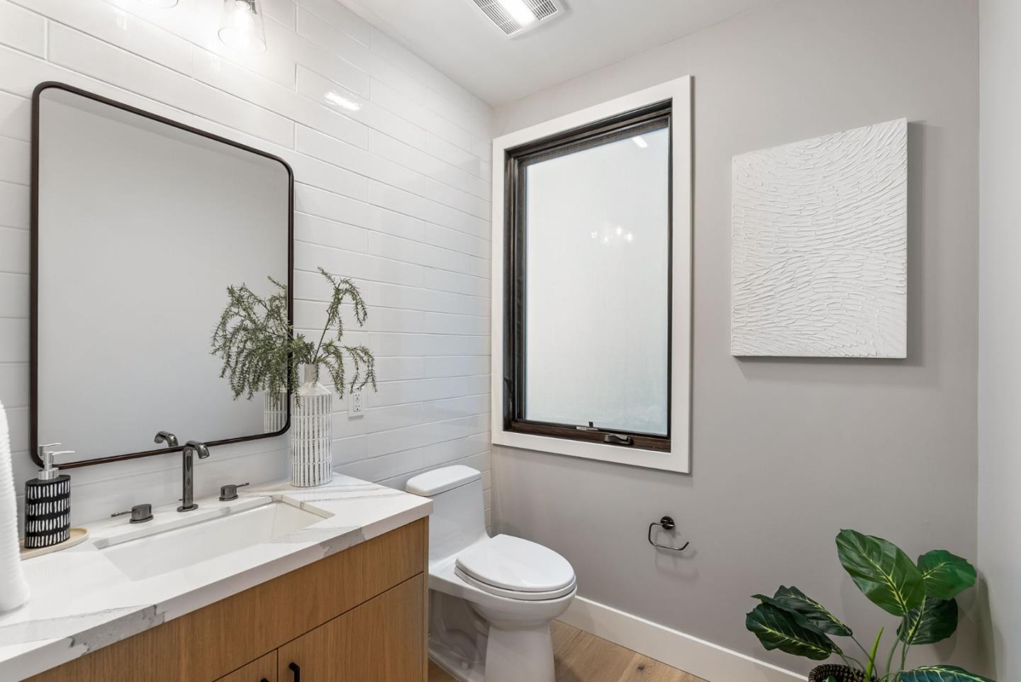 Detail Gallery Image 22 of 53 For 229 Hope St, Mountain View,  CA 94041 - 3 Beds | 3/1 Baths