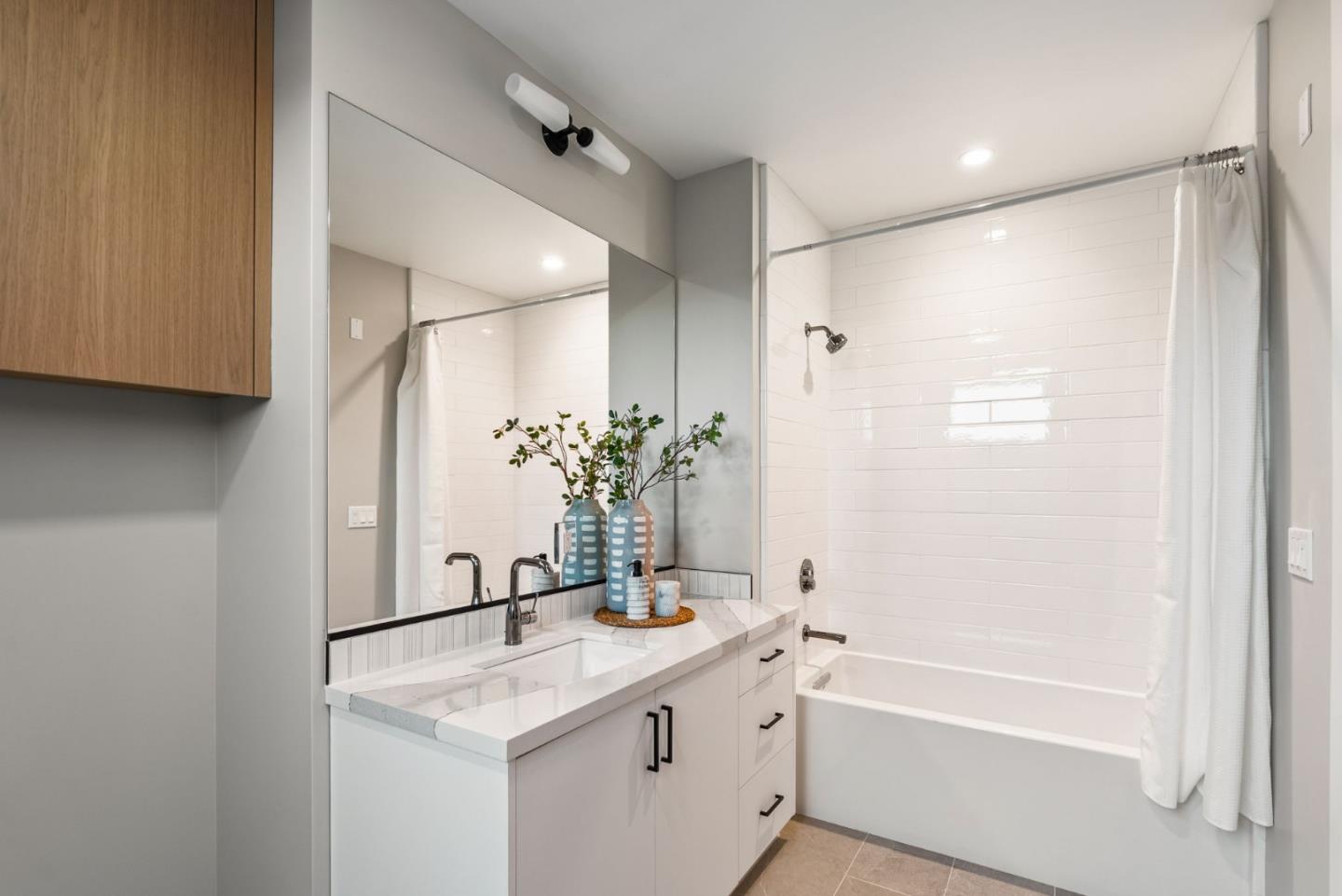 Detail Gallery Image 28 of 53 For 229 Hope St, Mountain View,  CA 94041 - 3 Beds | 3/1 Baths