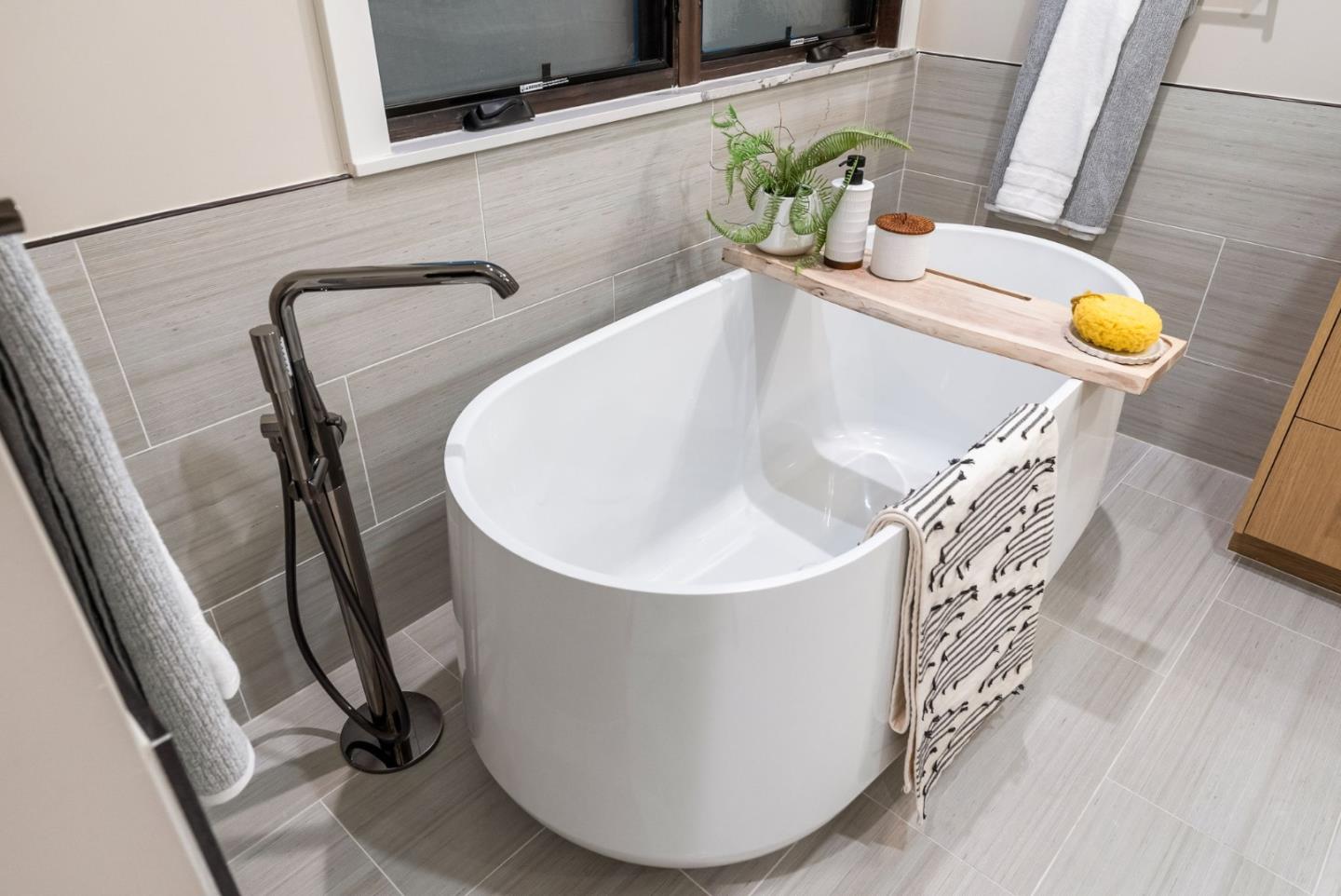 Detail Gallery Image 44 of 53 For 229 Hope St, Mountain View,  CA 94041 - 3 Beds | 3/1 Baths