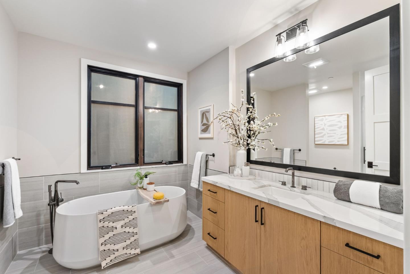 Detail Gallery Image 45 of 53 For 229 Hope St, Mountain View,  CA 94041 - 3 Beds | 3/1 Baths