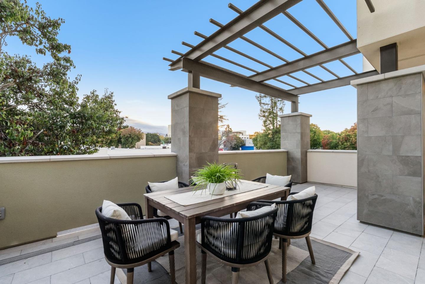 Detail Gallery Image 48 of 53 For 229 Hope St, Mountain View,  CA 94041 - 3 Beds | 3/1 Baths