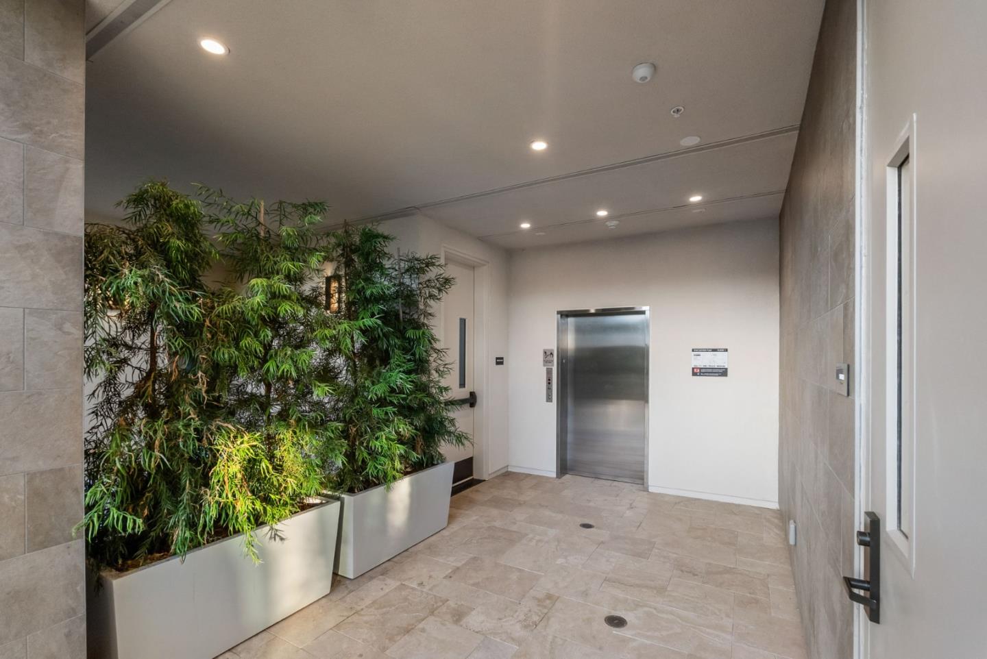 Detail Gallery Image 8 of 53 For 229 Hope St, Mountain View,  CA 94041 - 3 Beds | 3/1 Baths