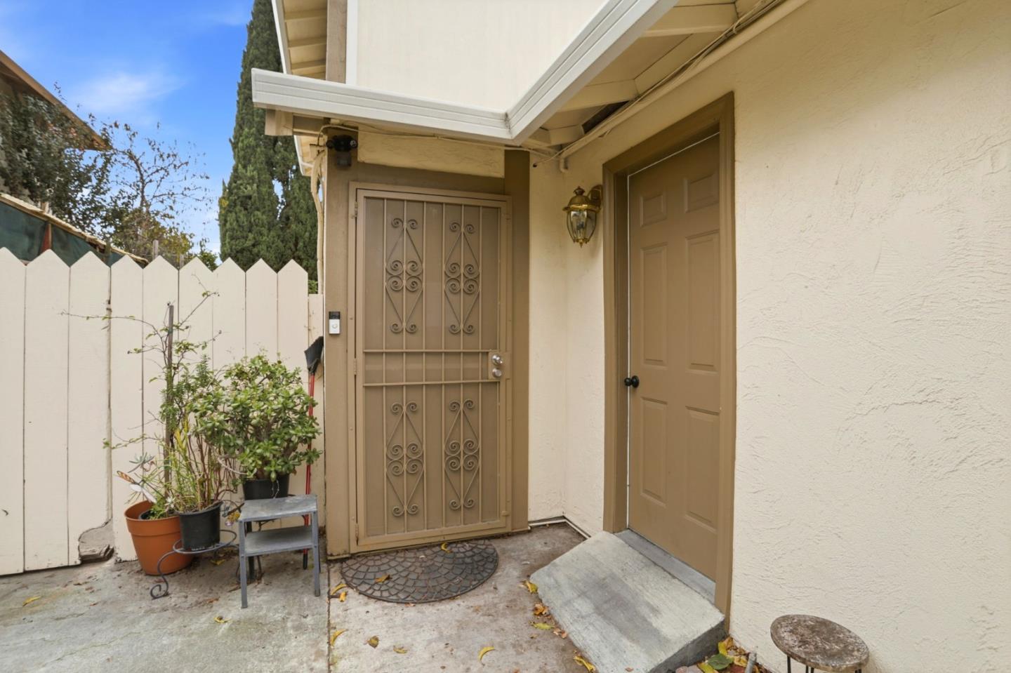 Detail Gallery Image 4 of 24 For 1762 Duffy Way, San Jose,  CA 95116 - 3 Beds | 2/1 Baths