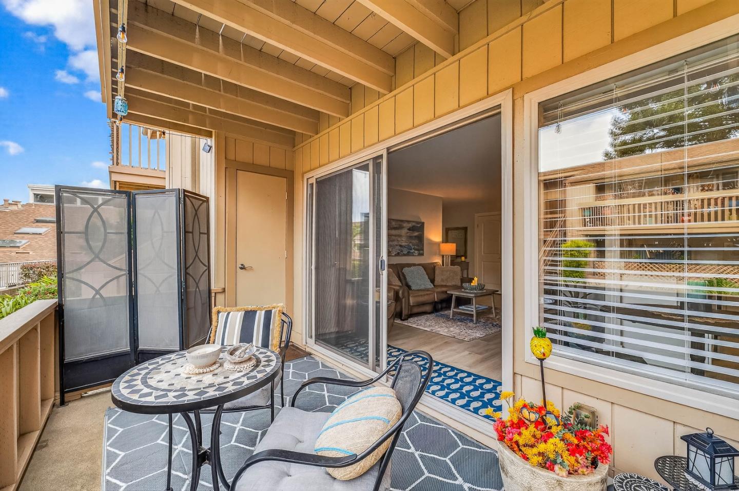 Detail Gallery Image 11 of 30 For 300 Glenwood Cir #159,  Monterey,  CA 93940 - 1 Beds | 1 Baths