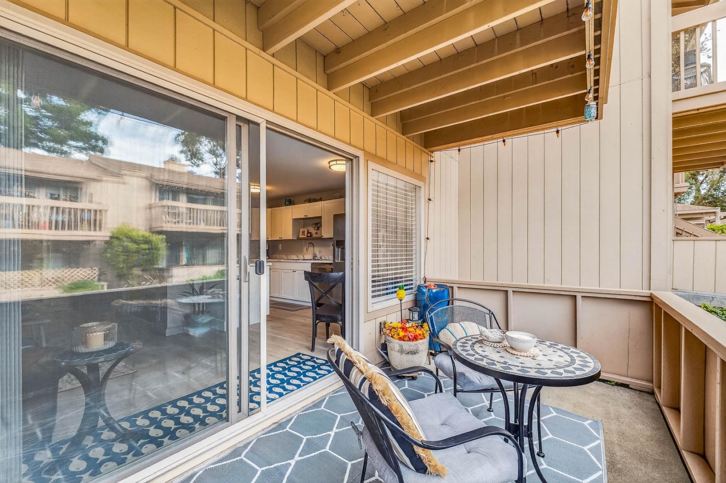 Detail Gallery Image 12 of 30 For 300 Glenwood Cir #159,  Monterey,  CA 93940 - 1 Beds | 1 Baths