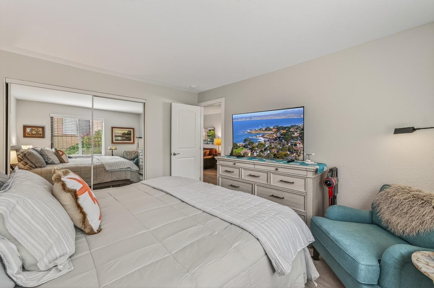 Detail Gallery Image 18 of 30 For 300 Glenwood Cir #159,  Monterey,  CA 93940 - 1 Beds | 1 Baths