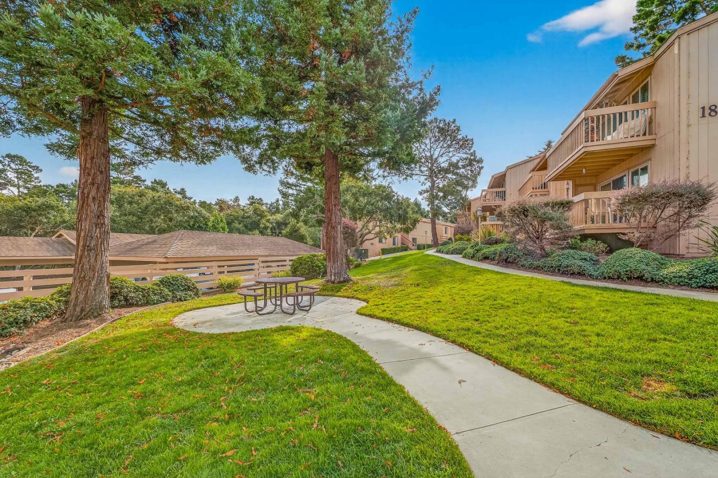 Detail Gallery Image 21 of 30 For 300 Glenwood Cir #159,  Monterey,  CA 93940 - 1 Beds | 1 Baths