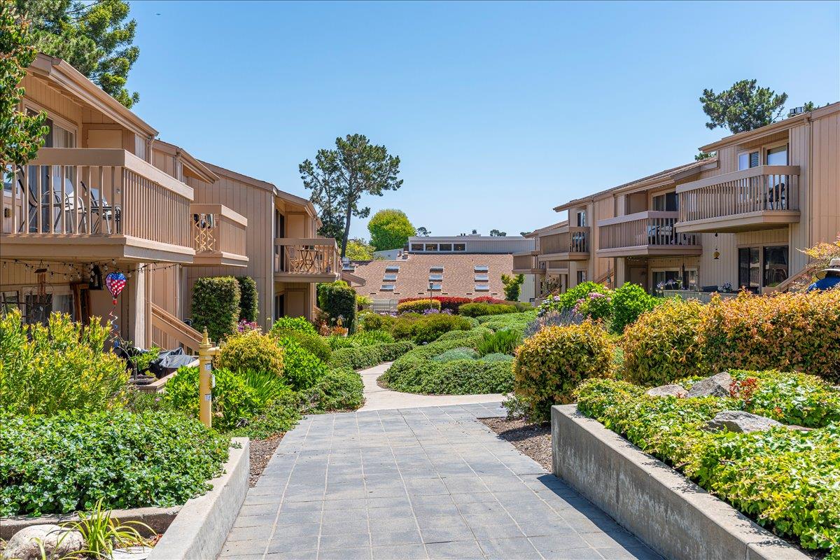 Detail Gallery Image 22 of 30 For 300 Glenwood Cir #159,  Monterey,  CA 93940 - 1 Beds | 1 Baths