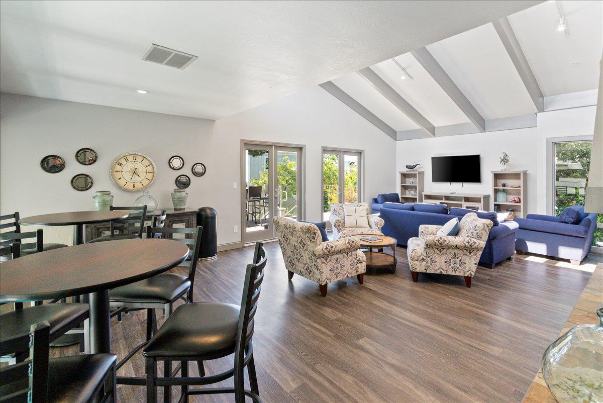 Detail Gallery Image 25 of 30 For 300 Glenwood Cir #159,  Monterey,  CA 93940 - 1 Beds | 1 Baths