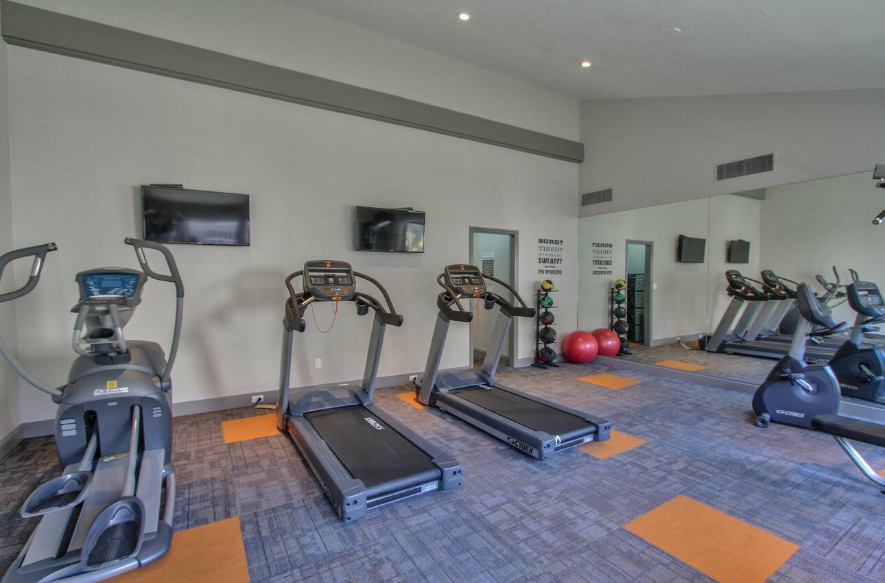 Detail Gallery Image 27 of 30 For 300 Glenwood Cir #159,  Monterey,  CA 93940 - 1 Beds | 1 Baths