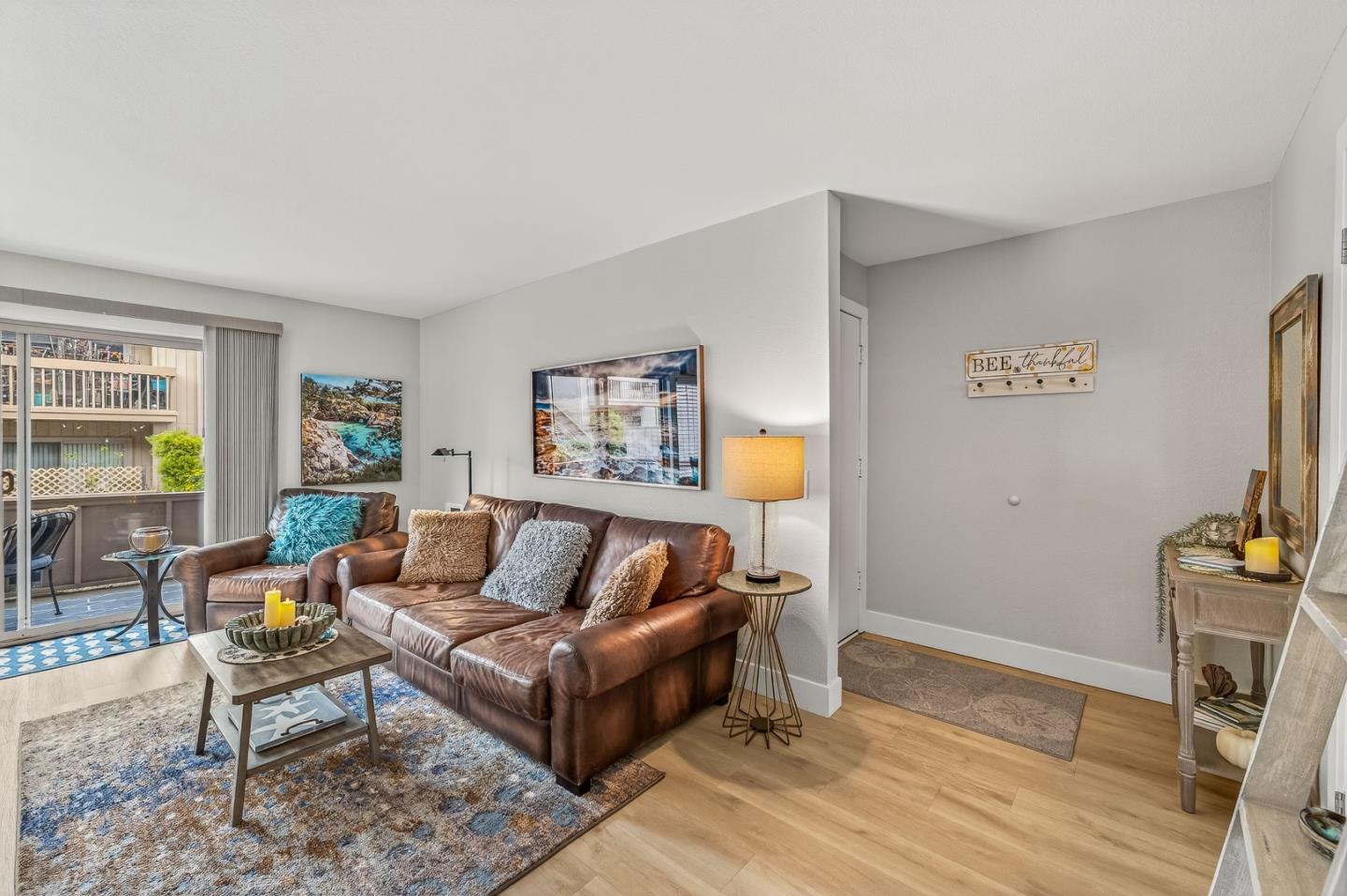 Detail Gallery Image 4 of 30 For 300 Glenwood Cir #159,  Monterey,  CA 93940 - 1 Beds | 1 Baths